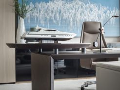 Nội thất văn phòng cao cấp trong không gian làm việc của CEO