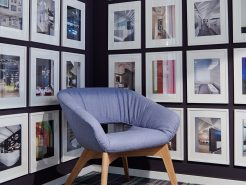 Office furniture brings different colors to the workplace