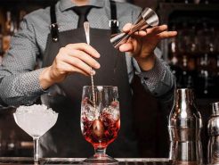 Lợi ích không ngờ tới khi có một bartender trong văn phòng