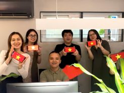 Lan tỏa sắc đỏ – Tự hào nửa thế kỷ đất nước trọn niềm vui