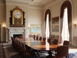 Use natural light effectively for the chairman’s meeting room