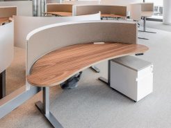 Top 6 kiểu dáng bàn làm việc trong nội thất văn phòng hạng sang