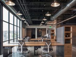 Nội thất văn phòng hạng sang – Nét mộc trong từng chất liệu